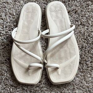 Billabong flip flops